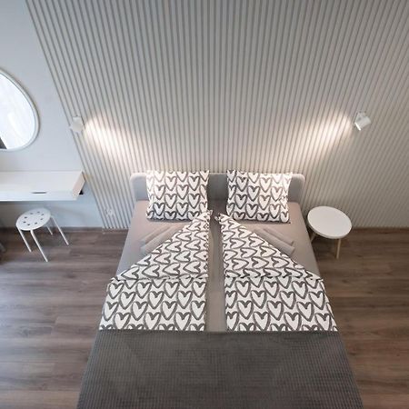 Scandinavian Apartment Elegant Lviv Exterior photo
